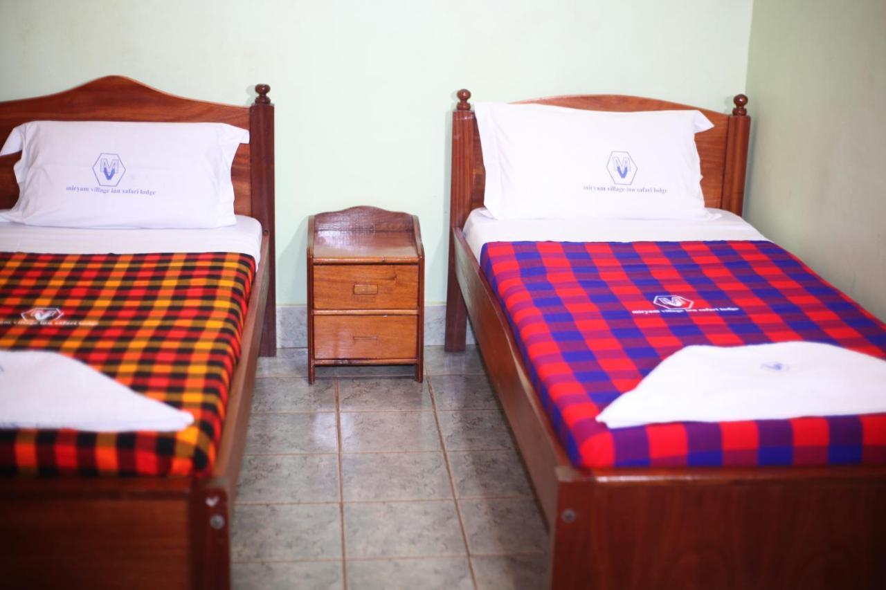 Miryams Village Inn Safari Lodge Sultan Hamud Экстерьер фото