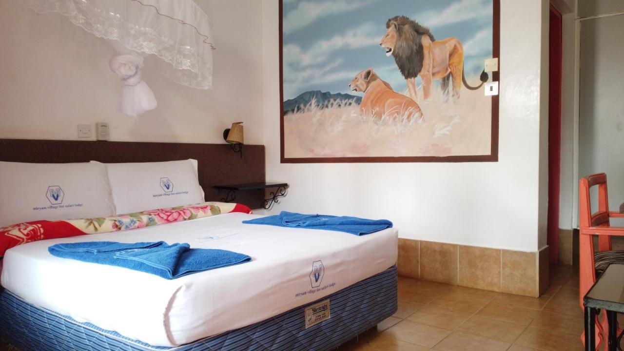 Miryams Village Inn Safari Lodge Sultan Hamud Экстерьер фото