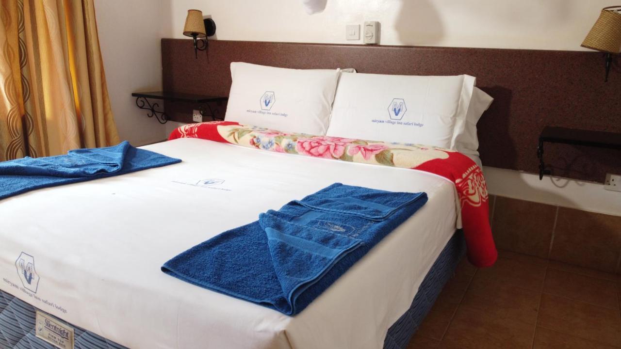 Miryams Village Inn Safari Lodge Sultan Hamud Экстерьер фото