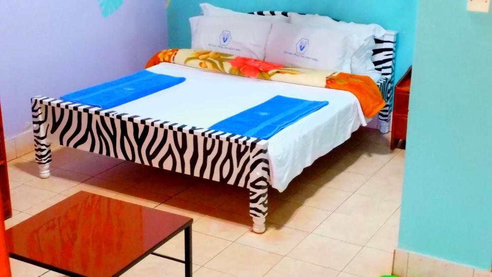 Miryams Village Inn Safari Lodge Sultan Hamud Экстерьер фото