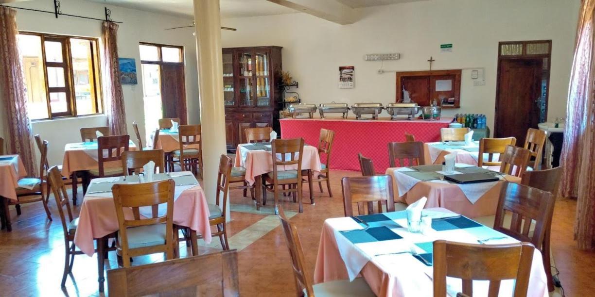 Miryams Village Inn Safari Lodge Sultan Hamud Экстерьер фото